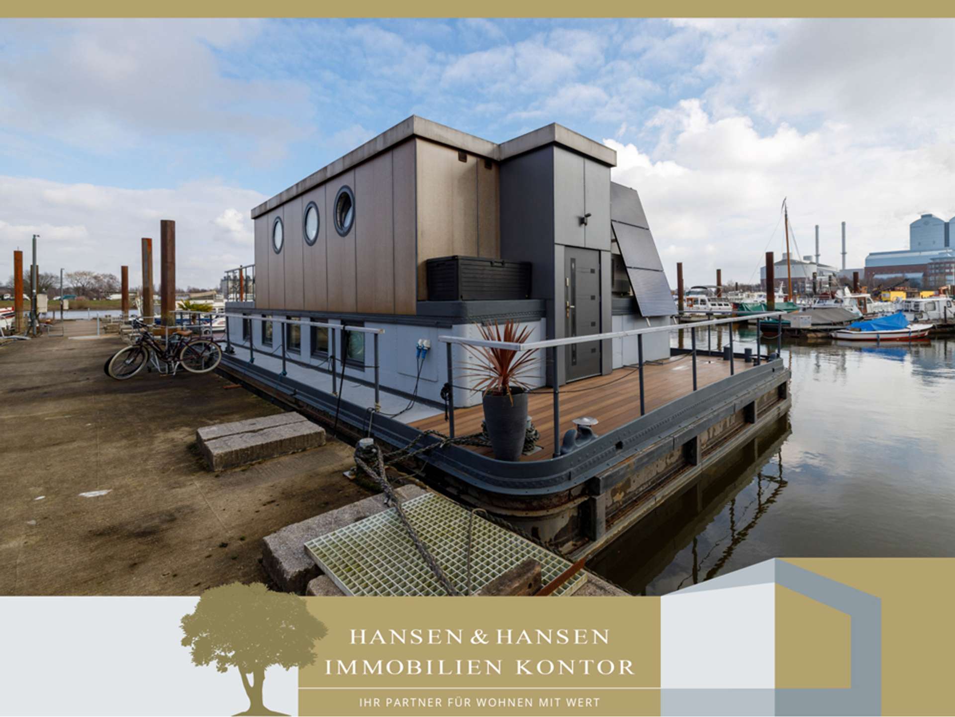 Maritimes Wohnen neu gedacht – Stilvolles, energieeffizientes Hausboot mit hochwertiger Ausstattung, 20539 Hamburg / Rothenburgsort, Haus