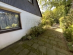 Ausblick Carport - Viel Platz für die Familie – Einfamilienhaus in attraktiver Wohngegend