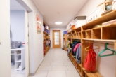 Garderobe Krippenhaus - Kita Doppelglück - Bramfeld & Wellingsbüttel - Kindertagesstätte inklusive Bestand und Baufenster