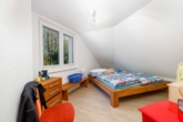 Schlafzimmer OG - Klimaeffizient und neuwertig: Doppelhaushälfte in familienfreundlicher Lage