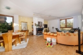 Wohnzimmer - Großzügiger Bungalow in naturnaher Feldrandlage von Hamburg-Duvenstedt