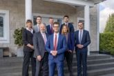 Gruppenfoto - Ihr Traumhaus auf dem Wasser: Modernes Hausboot mit exklusiver Ausstattung