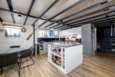 Offene Küche - Ihr Traumhaus auf dem Wasser: Modernes Hausboot mit exklusiver Ausstattung