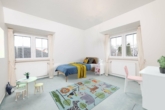 Kinderzimmer - Exklusives Anwesen in Hamburg-Sasel: Großzügige Villa mit Teich und gehobenem Ambiente