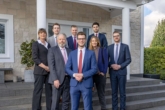 H&H Teamfoto - Fast wie neu und besonders energieeffizient: Einzugsbereite Doppelhaushälfte mit Feldblick!