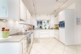 Küche - Exklusive 6-Zimmer-Villa in Hamburg-Sasel mit großzügigem Garten und hochwertiger Ausstattung