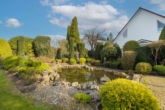 Teich - Exklusive 6-Zimmer-Villa in Hamburg-Sasel mit großzügigem Garten und hochwertiger Ausstattung